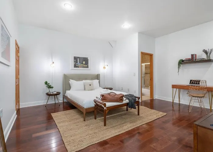 The Walnut Suites - Midtown Village